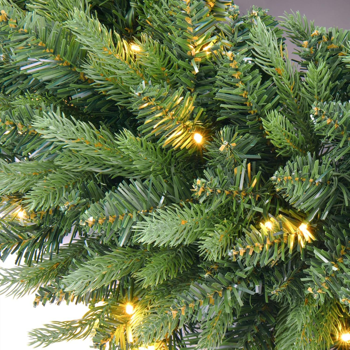 🎄 Pre-Lit Evergreen Christmas Wreath – Warm White LED Holiday Door Decor