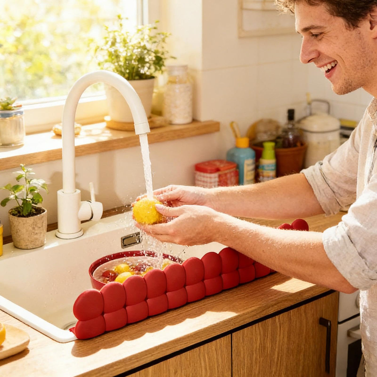 🔥HOT SALE 50% OFF🔥Kitchen Sink Splash Guard Protector Shield